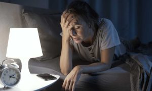 Si notas alguno de estos 5 signos mientras duermes, puede que sea el momento de hablar con un médico