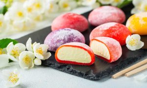 ¿No puedes resistirte al mochi? Aquí tienes la receta viral para preparar en casa el postre japonés más querido con 4 ingredientes