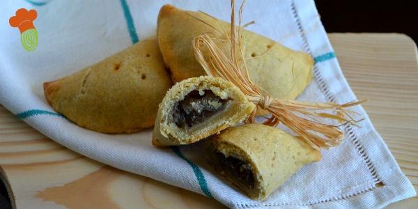 Panezerotti relleno de berenjenas