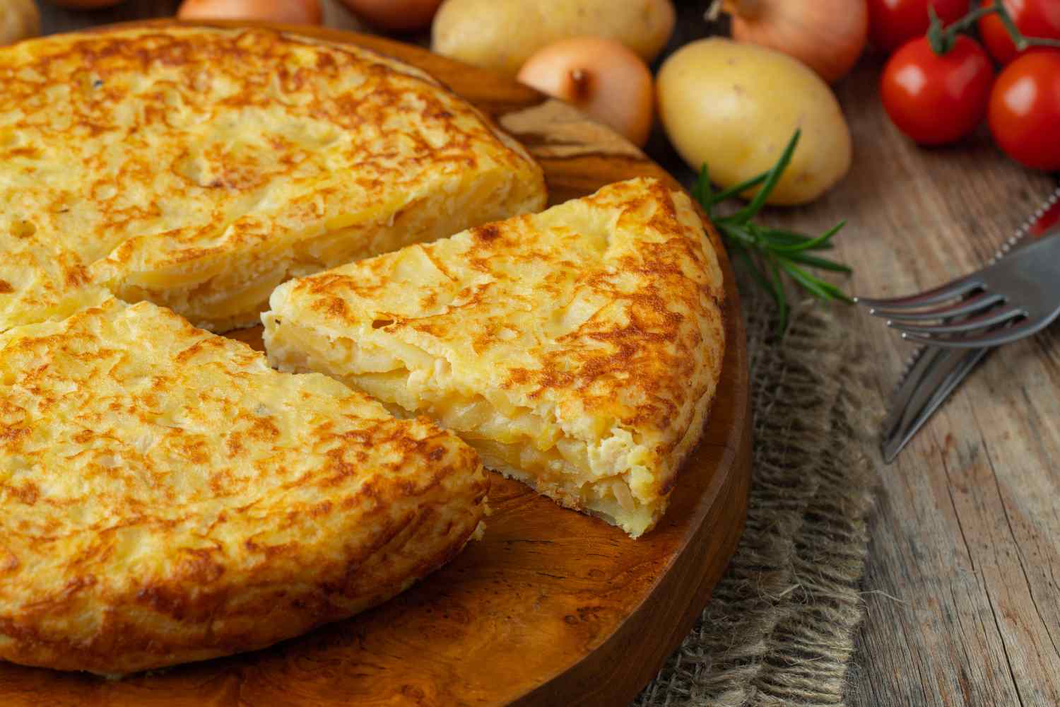 Tortilla horneada con papas, puerros