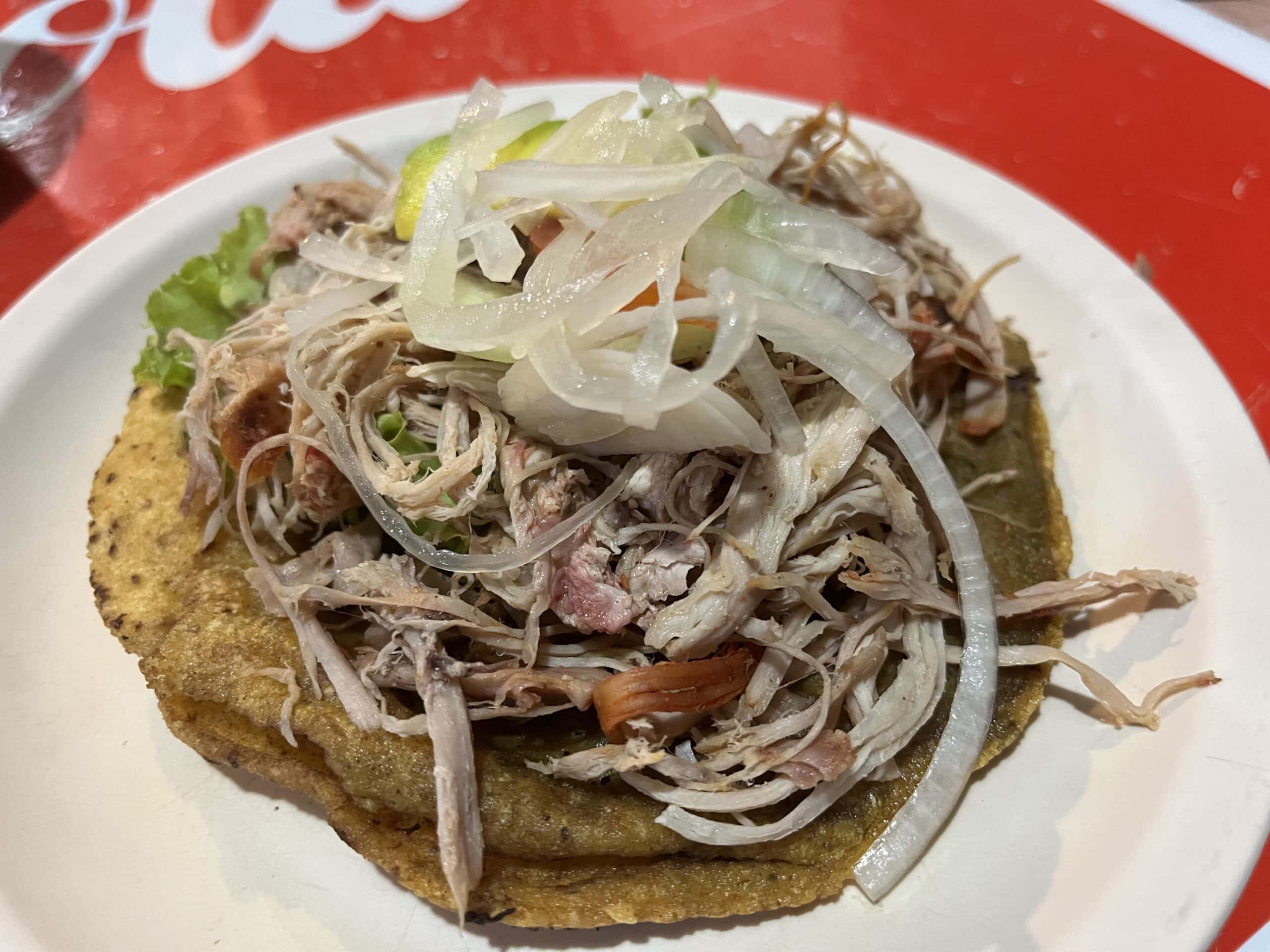 plato con panuchos, un tipo de comida mexicana de la península de Yucatán