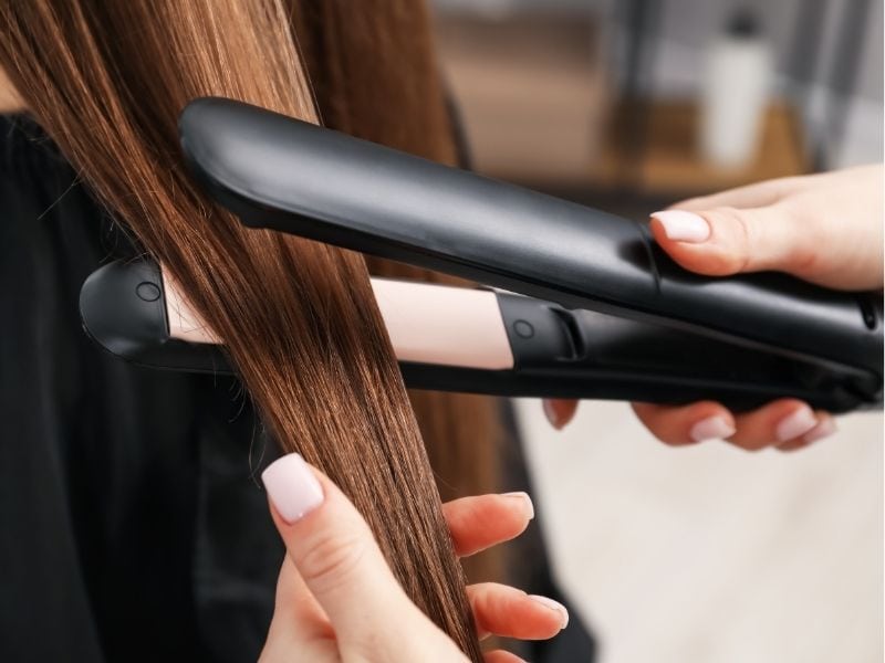 Las planchas para el cabello ahora están en la lista de prohibición de empaque de la TSA