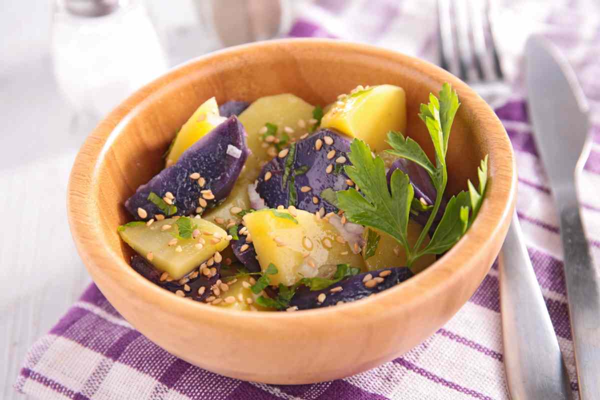ensalada de papa morada y amarilla