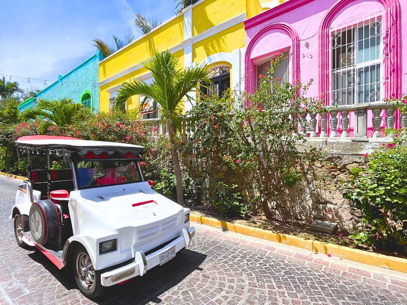 Pulmonía carrito de golf taxi en Mazatlán, México