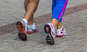Caminar a paso ligero: ¿cuál es el ritmo adecuado para activar el metabolismo? La respuesta no es tan obvia como crees.