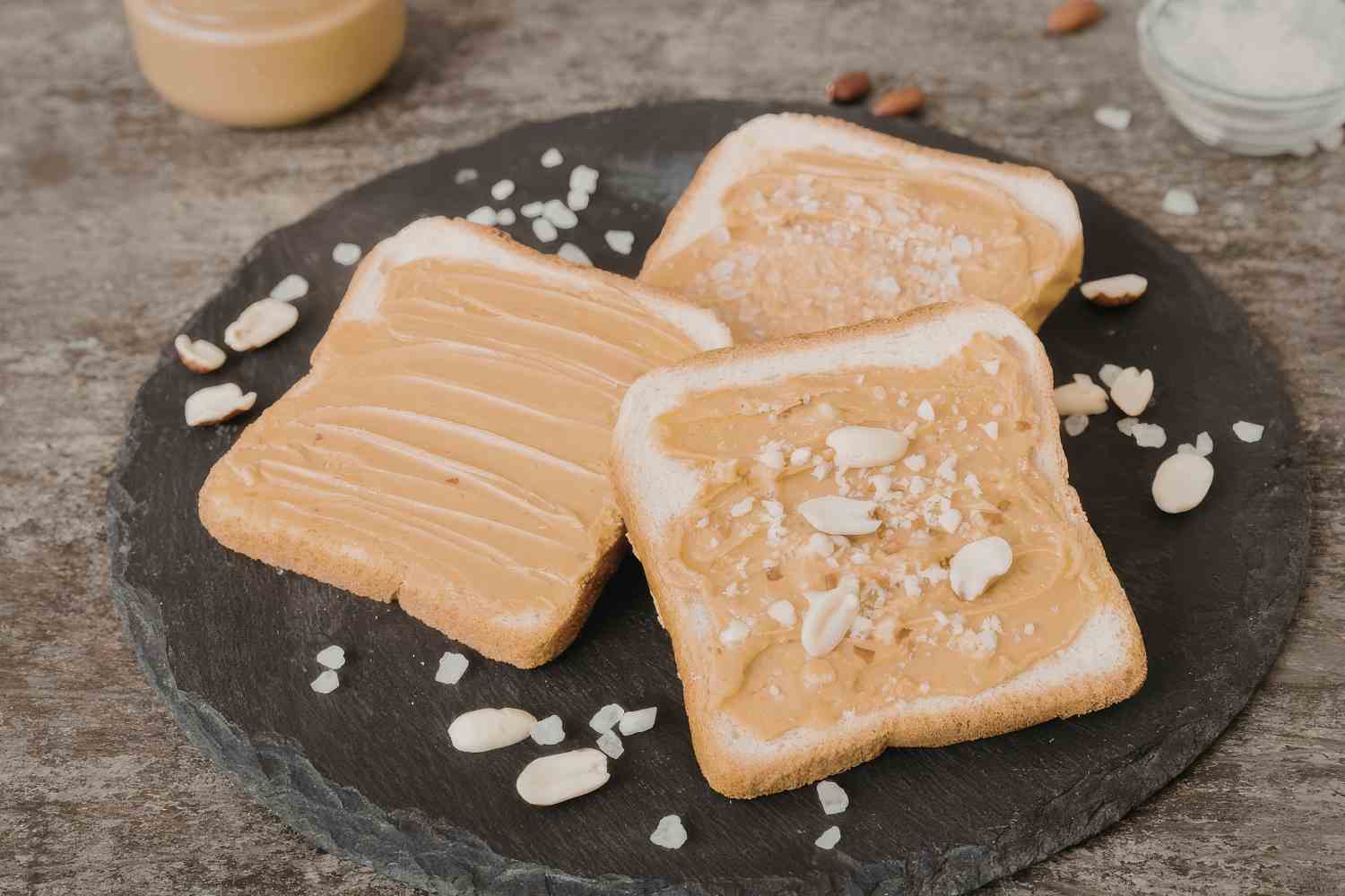 tostadas con mantequilla de maní