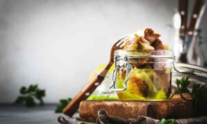 Alcachofas caseras en aceite: la receta antibotulínica segura que nunca te explicaron