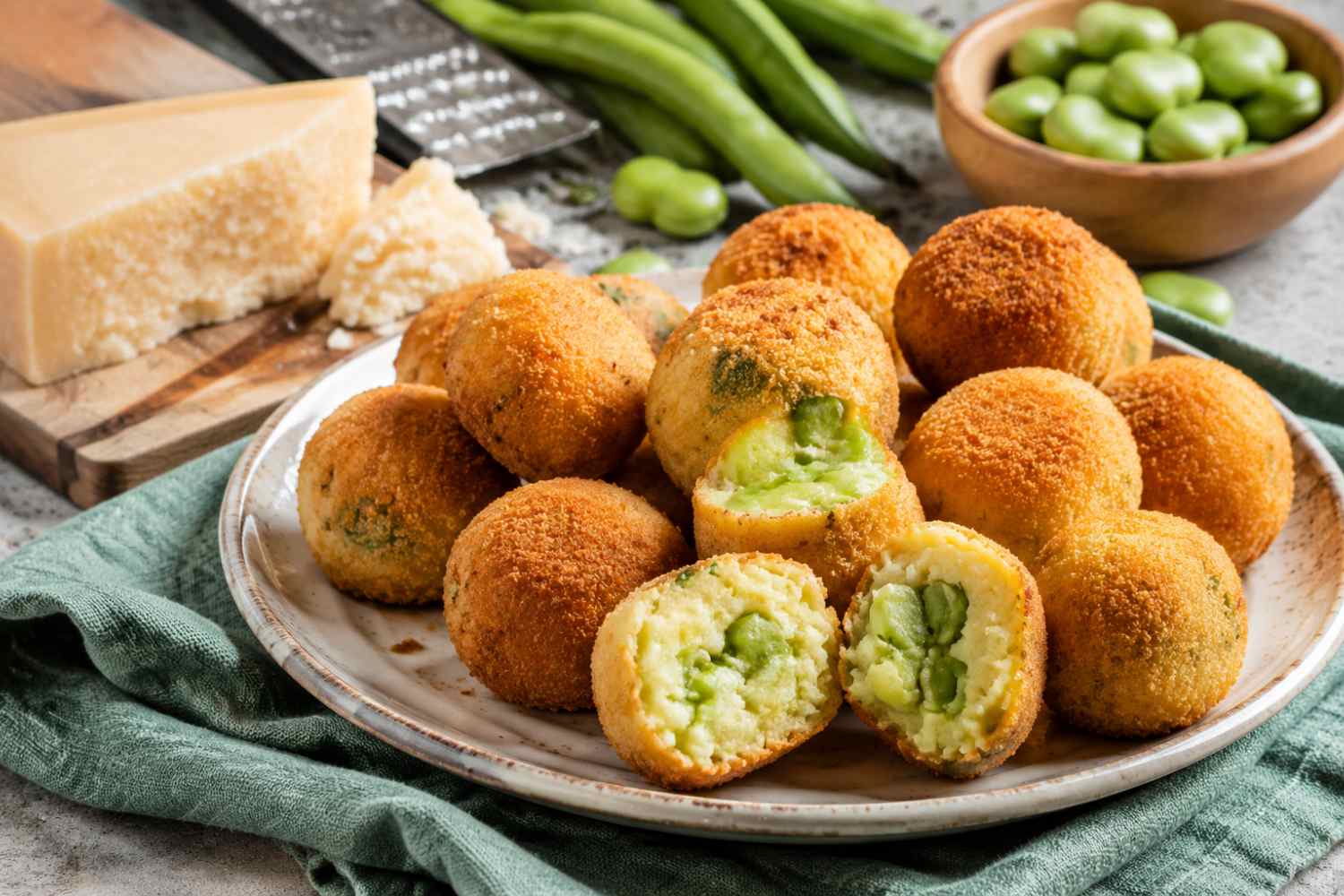 croquetas de habas y queso pecorino