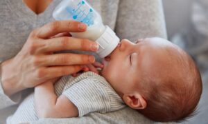 Pfas, Bpa y ftalatos pueden debilitar los huesos de los recién nacidos: un estudio italiano alerta sobre los disruptores endocrinos