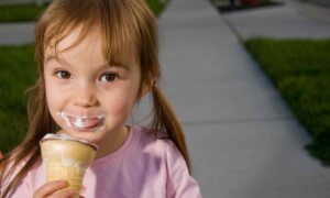 Alimentación y emociones: si premias a tus hijos con dulces y snacks no les estás haciendo ningún bien