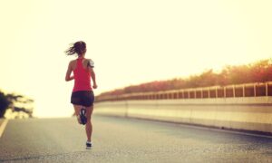 Cómo entrenar con calor: guía práctica para un verano en forma