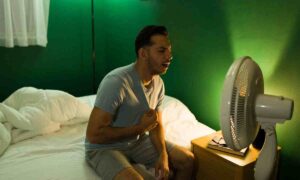 Dormir con calor, la técnica utilizada en urgencias que también funciona en casa