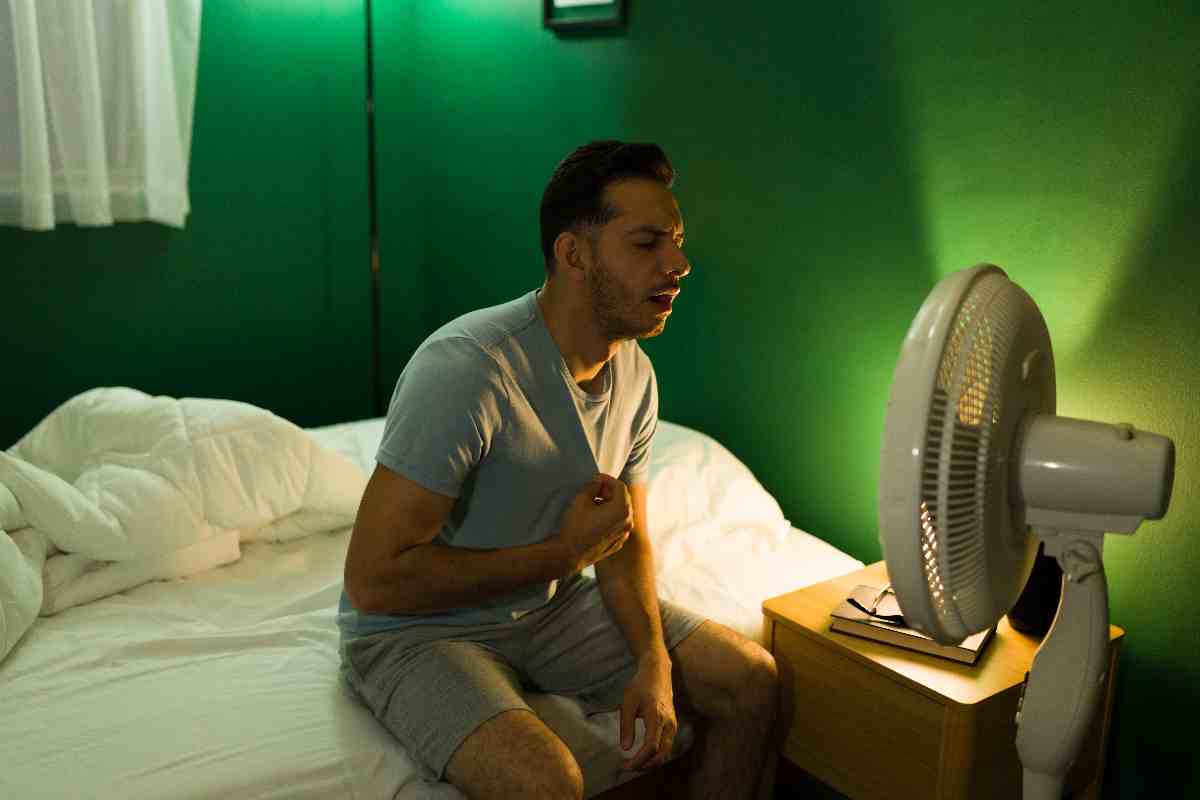 dormire con caldo