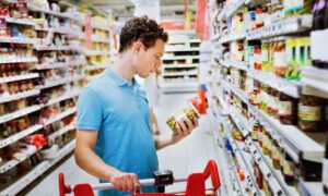 Los conservantes alimentarios bajo ataque: el estudio que los vincula con un mayor riesgo de hipertensión y enfermedades cardiovasculares