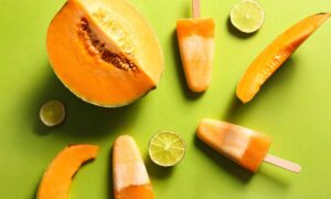 Polos helados de melón cantalupo: la receta rápida (y sin azúcar) para un snack súper refrescante