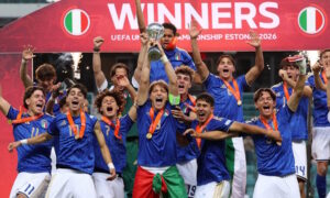 ¡Campeones de Europa! Aquí está la selección nacional de fútbol que gana, es la selección sub 17, ¡bien hecho chicos!