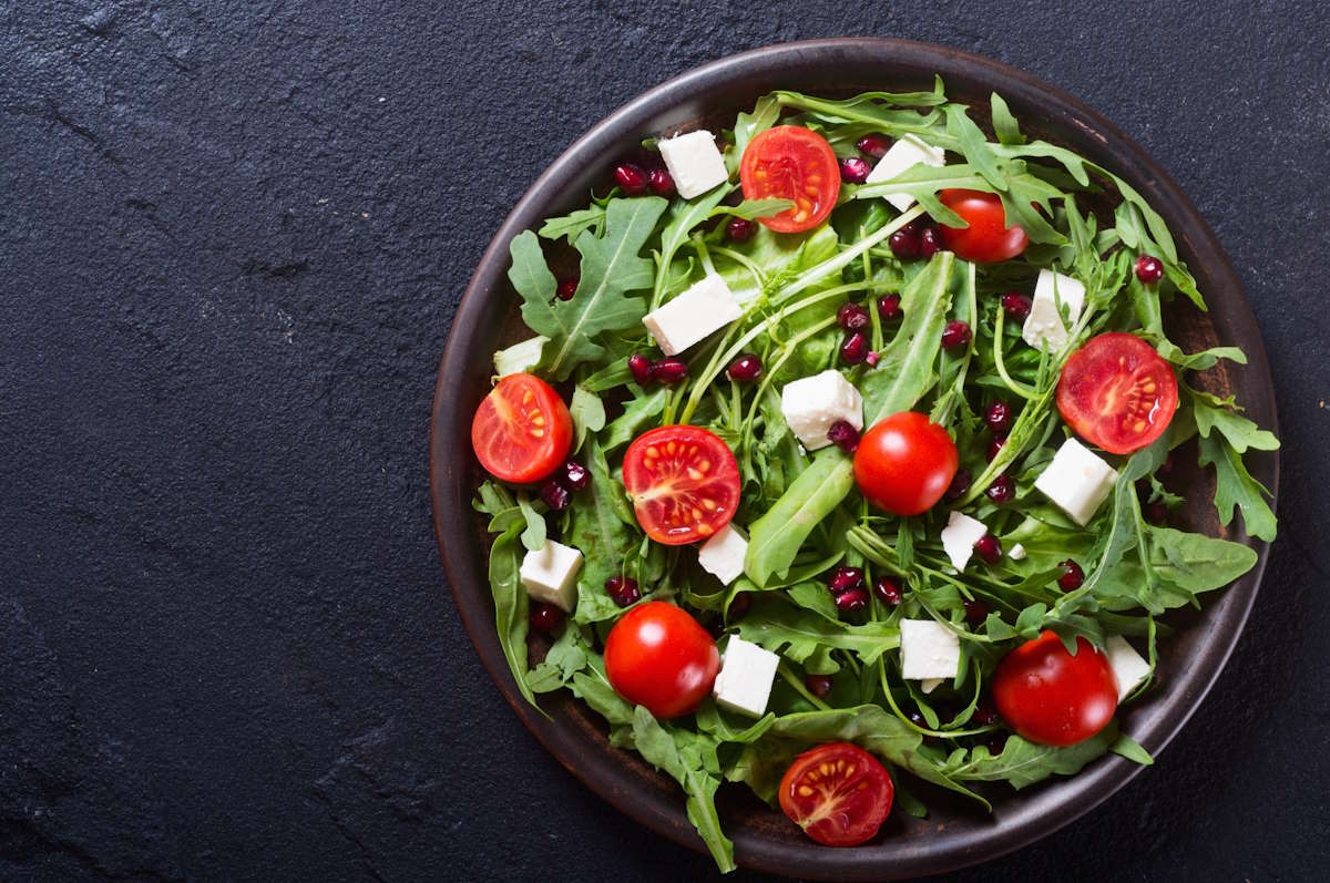 ensalada de rúcula y queso feta