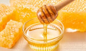 ¡Maravillosa miel! Puede proteger su piel del daño causado por el estrés y los rayos UV, estudio