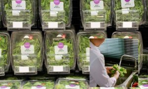 Si compras ensalada en bolsa, ¿la lavas antes de aderezarla? Te explicaré por qué podría ser una paradoja.