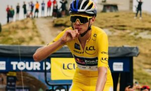 ¡Lorenzo Finn gana el Tour del Porvenir 2026! Es el primer ciclista italiano que triunfa después de más de medio siglo.