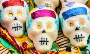 Calaveras de Azúcar Mexicanas: El Significado De Los Dulces Del Día De Muertos