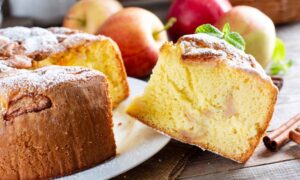Tarta de manzana tan suave como la de la abuela: el secreto está en la masa