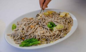 Los auténticos pizzoccheri se elaboran así: la receta tradicional conservada en Teglio, en el corazón de Valtellina