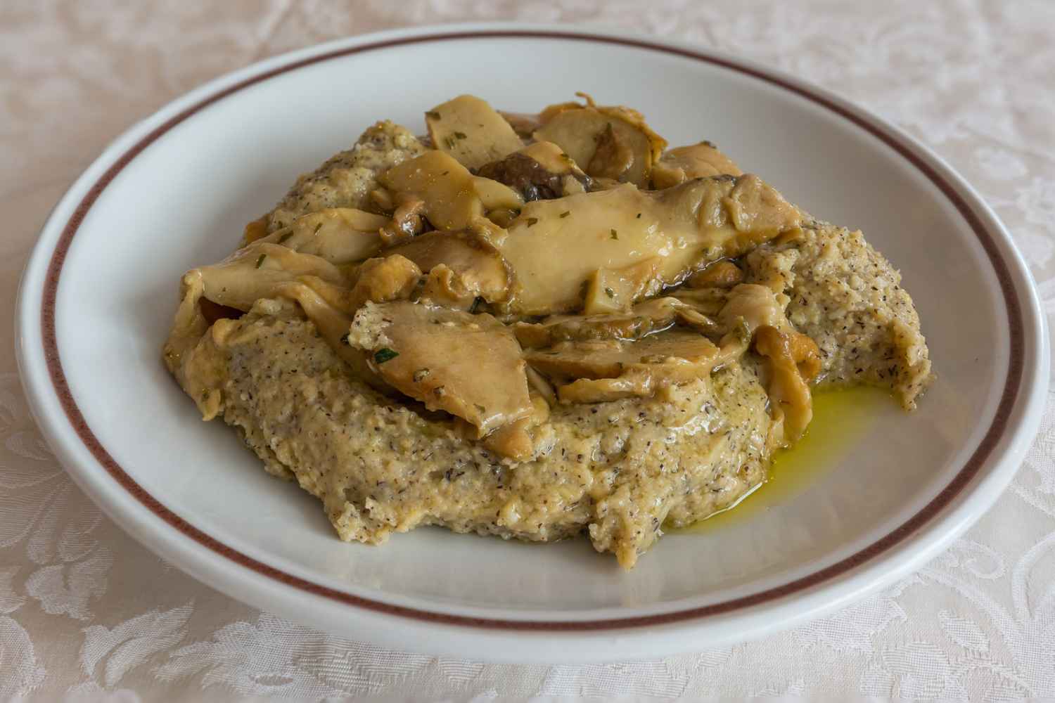 polenta taragna y champiñones porcini