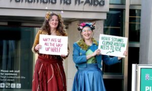 Los activistas expresan sus esperanzas y temores climáticos mientras los MSP debaten…